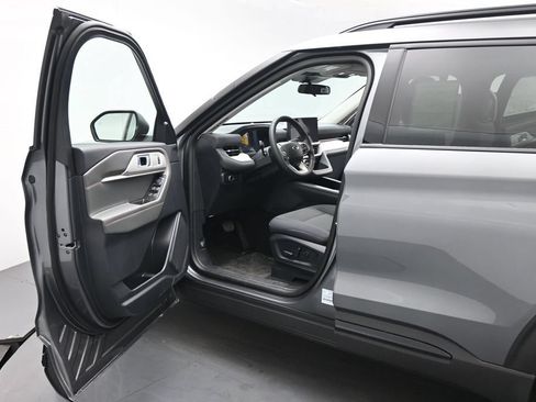 New 2026 Ford Explorer Active RWD image 8