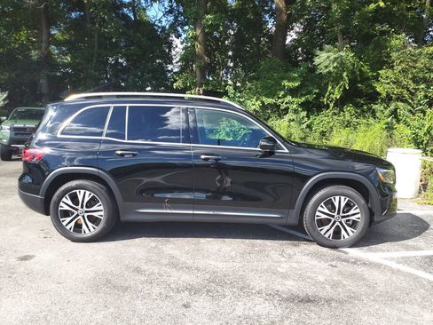 Certified 2024 Mercedes-Benz GLB 250 image 8