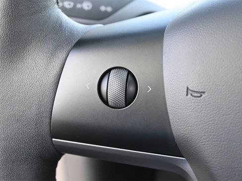 Used 2023 Tesla Model 3 Performance image 7