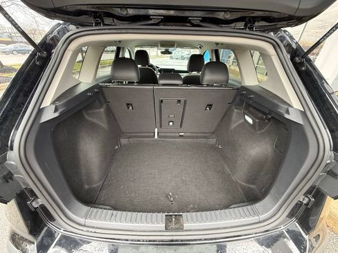 Used 2025 Volkswagen Taos SE FWD image 34