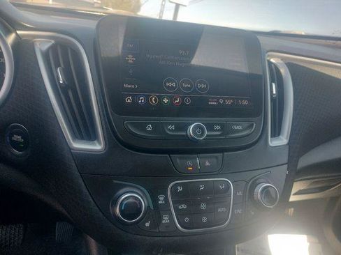 Used 2025 Chevrolet Malibu LT FWD image 22
