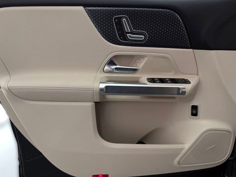 New 2026 Mercedes-Benz GLB 250 image 10