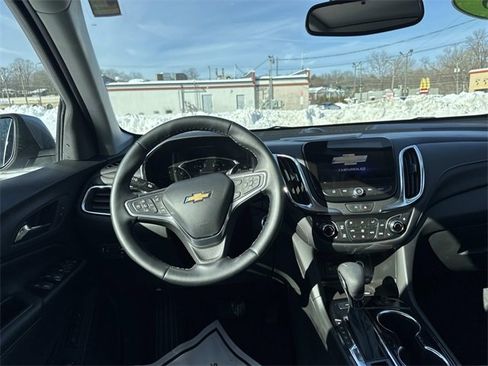 Used 2023 Chevrolet Equinox Premier image 13