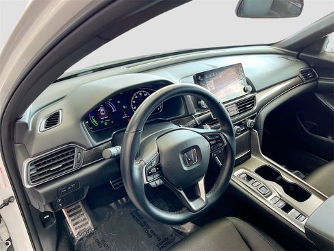 Used 2022 Honda Accord Sport image 9