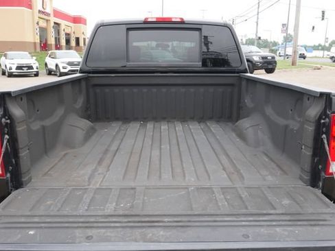 Used 2015 Nissan Titan SV w/ SV Value Truck Package AWD/4WD image 10