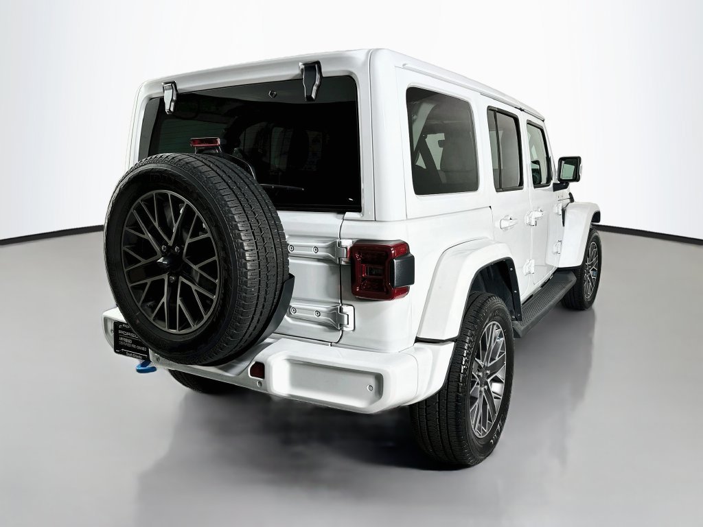 Used 2023 Jeep Wrangler Unlimited Sahara AWD/4WD image 9