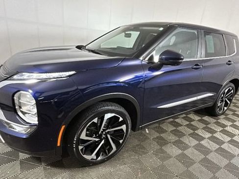 Used 2023 Mitsubishi Outlander SE FWD image 6