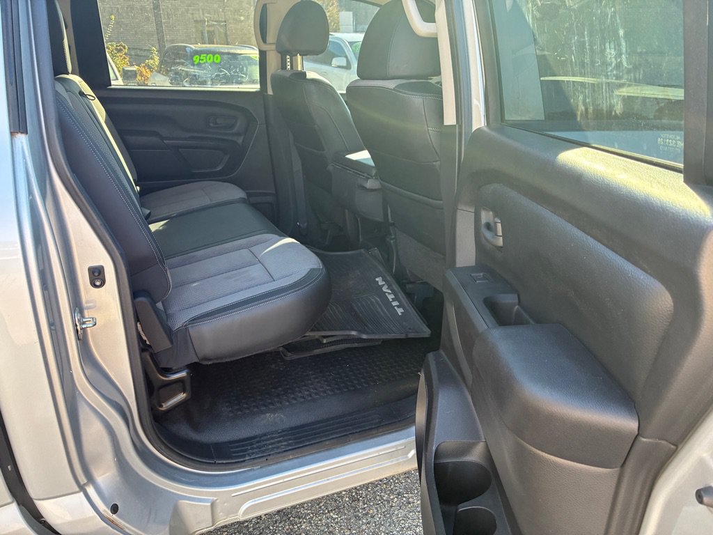 Used 2017 Nissan Titan S AWD/4WD image 12