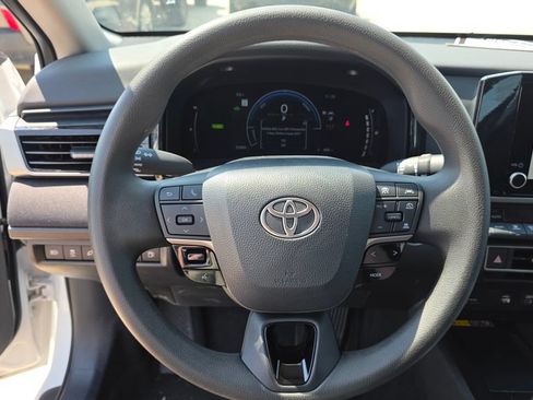Used 2025 Toyota Camry LE FWD image 14