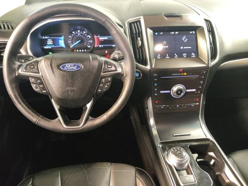 Used 2019 Ford Edge Titanium FWD image 22