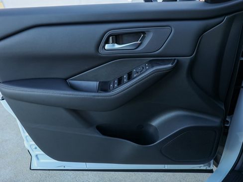 New 2026 Nissan Rogue SV image 23