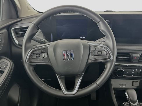 Used 2025 Buick Encore GX Preferred AWD/4WD image 18