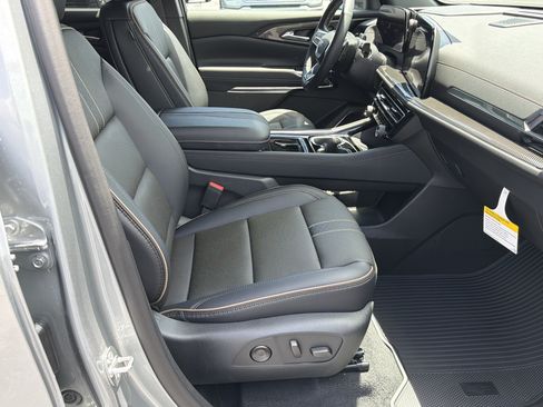New 2026 Chevrolet Traverse High Country FWD image 13