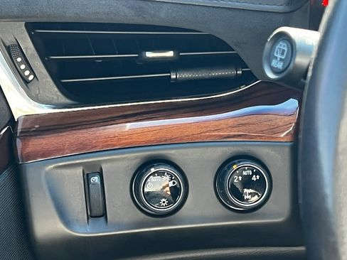 Used 2015 Cadillac Escalade ESV Luxury image 25