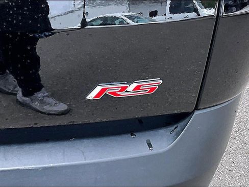 Used 2021 Chevrolet Traverse RS w/ LPO, Floor Liner Package FWD image 8
