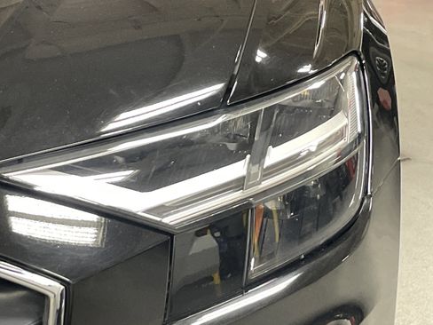 Used 2019 Audi Q8 Premium w/ Convenience Package image 7