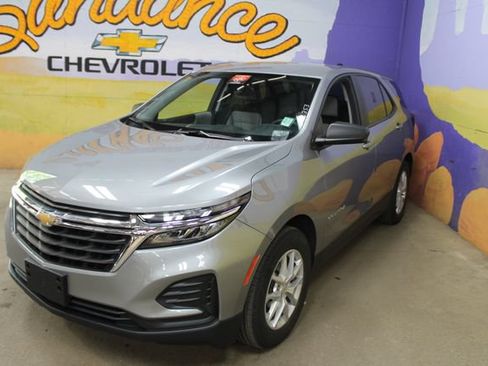 Used 2023 Chevrolet Equinox LS FWD image 4