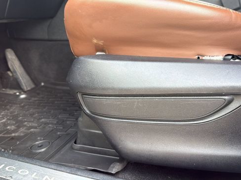 Used 2020 Lincoln Aviator Reserve RWD image 8