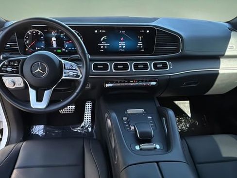 Used 2022 Mercedes-Benz GLS 450 4MATIC image 16