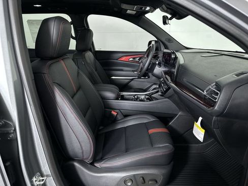 New 2026 Chevrolet Traverse RS w/ LPO, Floor Liner Package AWD/4WD image 29