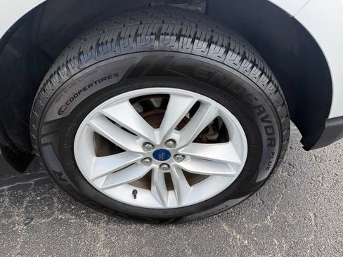 Used 2017 Ford Edge SEL w/ Equipment Group 201A AWD/4WD image 17