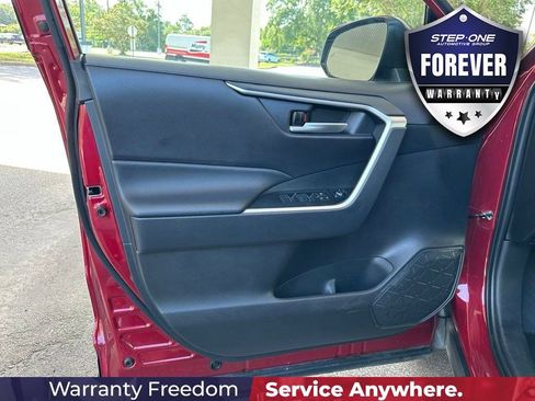 Used 2025 Toyota RAV4 XLE FWD image 11