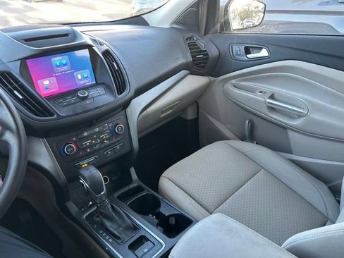 Used 2018 Ford Escape SE w/ SE Sync 3 Package AWD/4WD image 11
