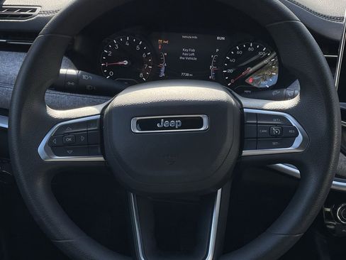 Used 2024 Jeep Compass Sport image 11