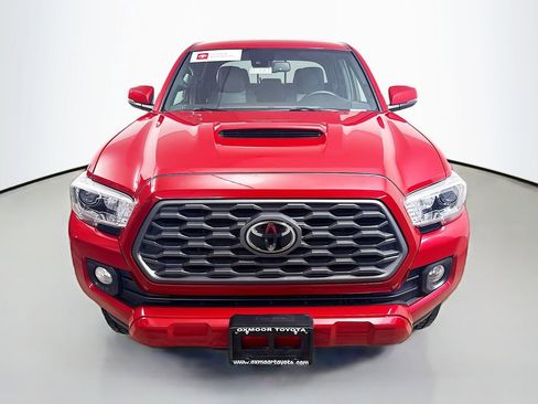Certified 2020 Toyota Tacoma TRD Sport image 2