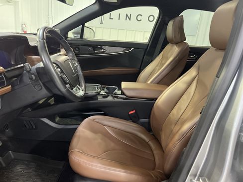 Used 2022 Lincoln Nautilus Reserve image 6