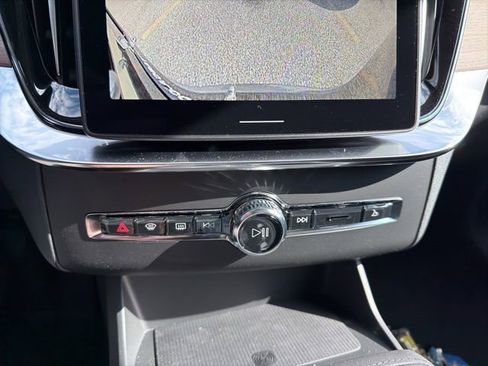 New 2026 Volvo XC90 B6 Plus w/ Protection Package Premier image 19