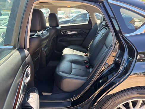 Used 2011 INFINITI M37 w/ Premium Pkg RWD image 26