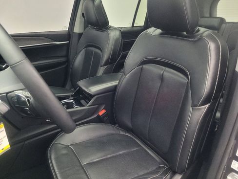 Used 2022 Jeep Grand Cherokee Limited 4xe w/ Luxury Tech Group II image 17