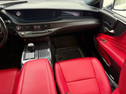 Used 2018 Lexus LS 500 w/ Accessory Package (Z2) image 28