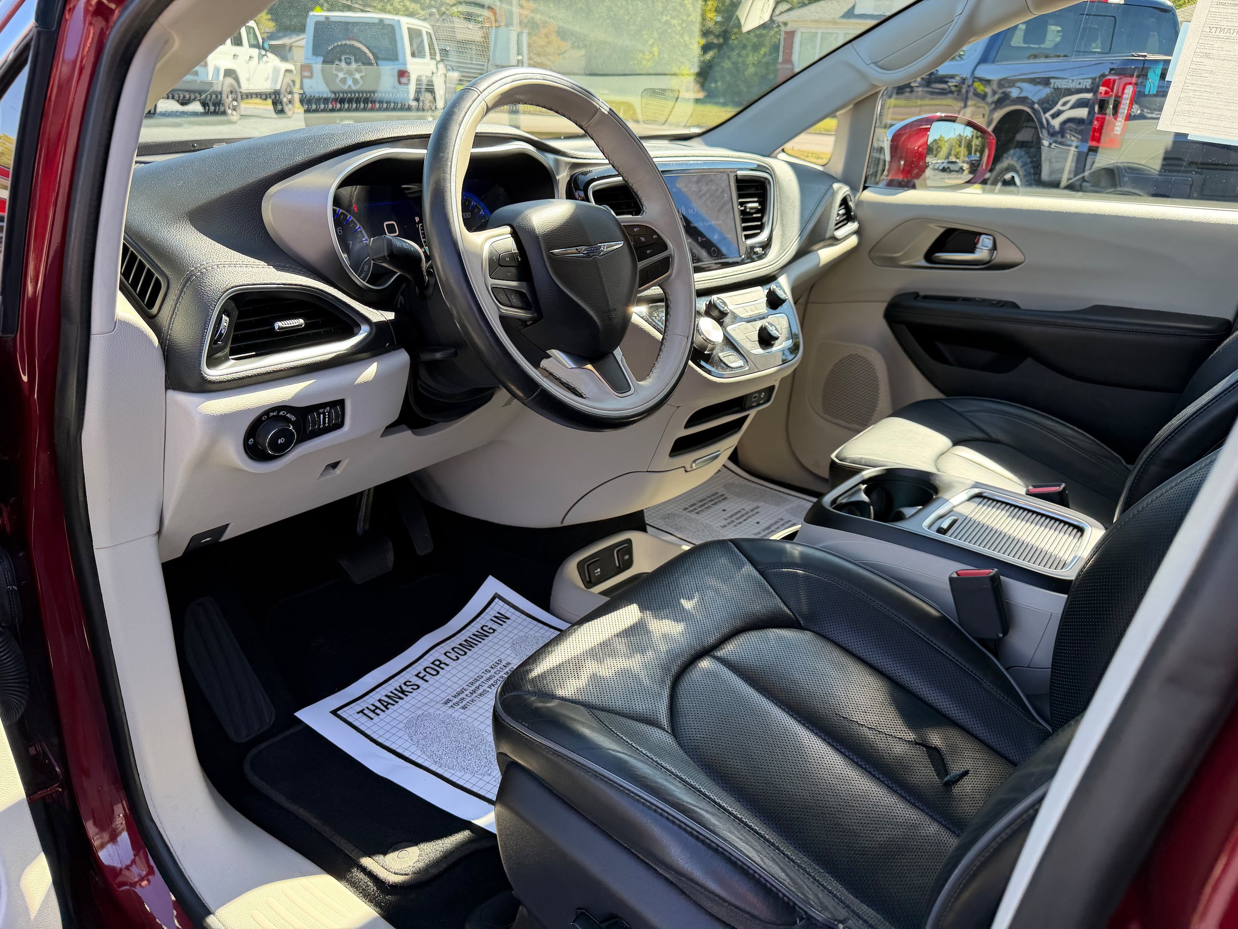 Used 2019 Chrysler Pacifica Limited FWD image 10