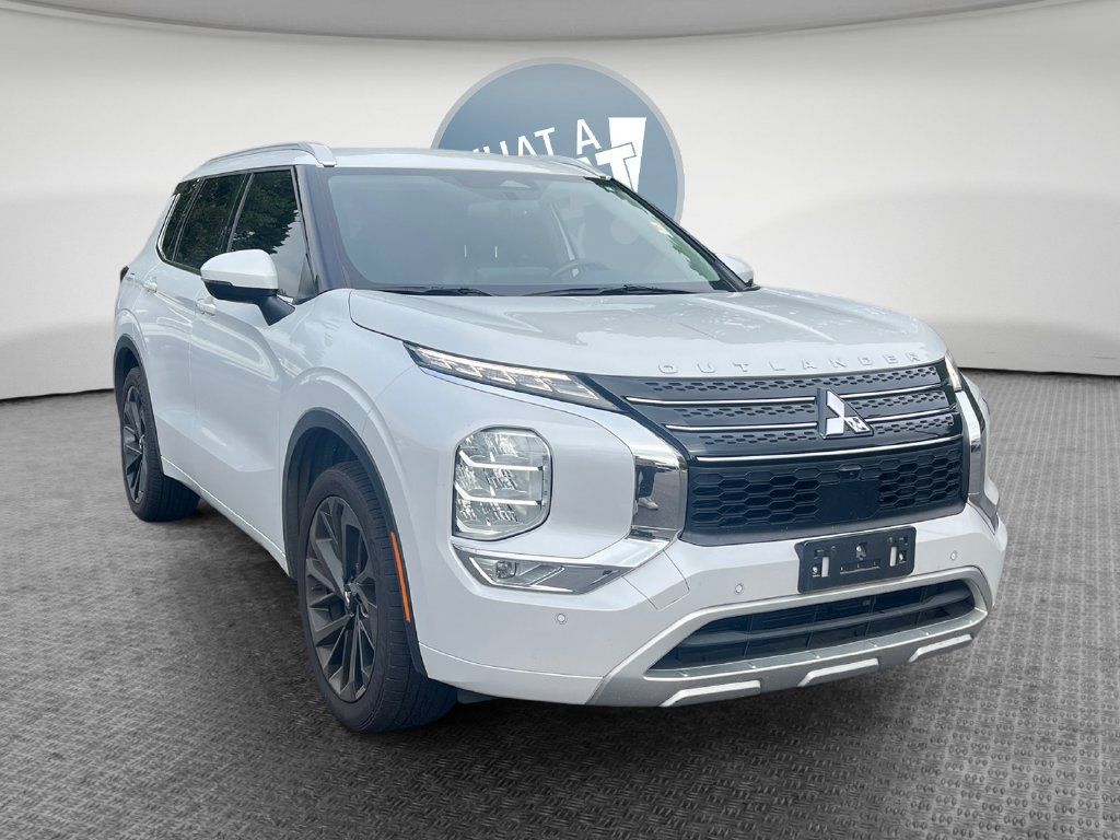 Used 2022 Mitsubishi Outlander SEL FWD image 1