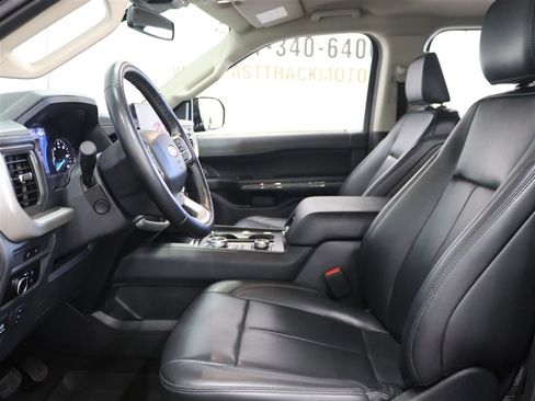 Used 2024 Ford Expedition Max XLT image 12