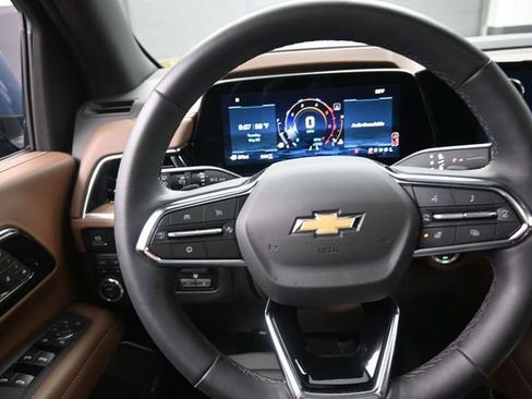 Used 2025 Chevrolet Tahoe High Country AWD/4WD image 8