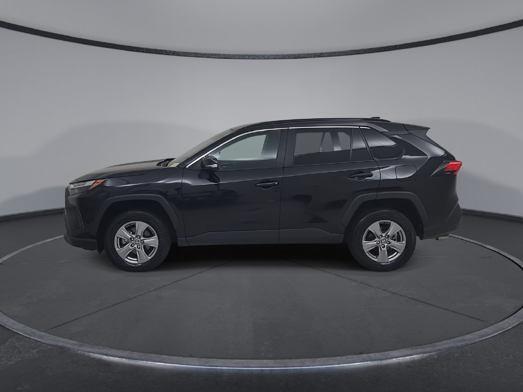 Used 2025 Toyota RAV4 XLE AWD/4WD image 8