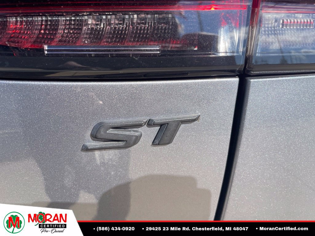 Used 2021 Buick Envision Essence w/ Technology Package I AWD/4WD image 23
