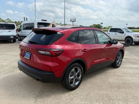 Certified 2025 Ford Escape ST-Line FWD image 5