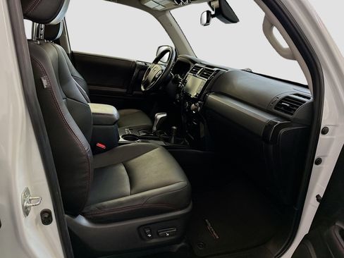 Used 2024 Toyota 4Runner TRD Off-Road Premium image 32