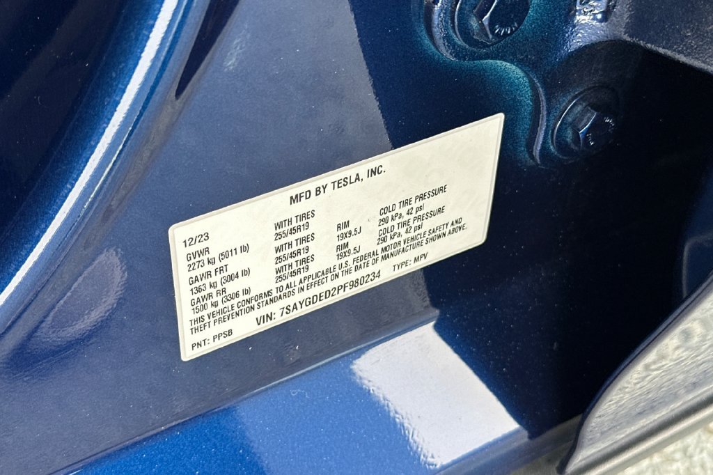 Used 2023 Tesla Model Y 2WD image 28