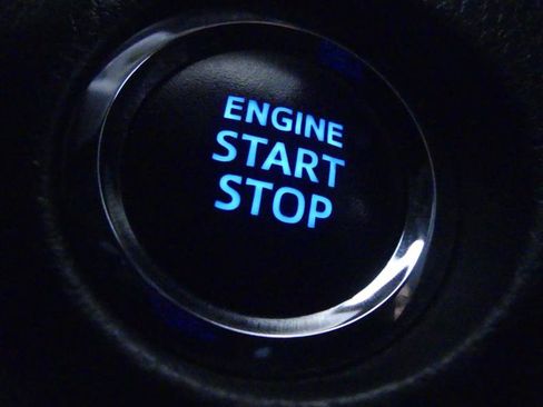 Used 2021 Toyota RAV4 XLE w/ Convenience Package FWD image 18