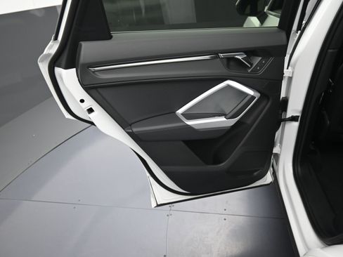 Used 2023 Audi Q3 2.0T Premium w/ Convenience Package image 12