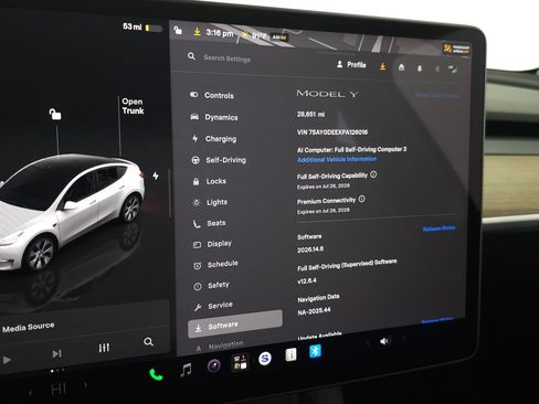 Used 2023 Tesla Model Y Long Range AWD/4WD image 27