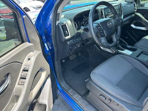 Certified 2025 Nissan Frontier SV w/ SV Convenience Package RWD image 9