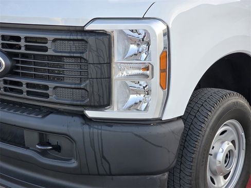 Used 2025 Ford F250 XL w/ FX4 Off-Road Package image 7