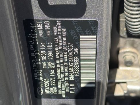 Certified 2025 Hyundai Elantra Sport FWD image 32