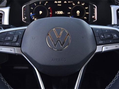 Certified 2023 Volkswagen Atlas SE image 18